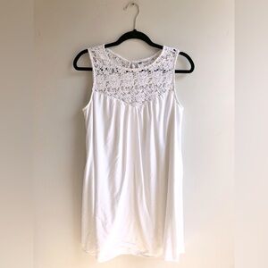 Old Navy Women’s Size Medium Lacy White Flowy Sleeveless  Summer MIDI Dress